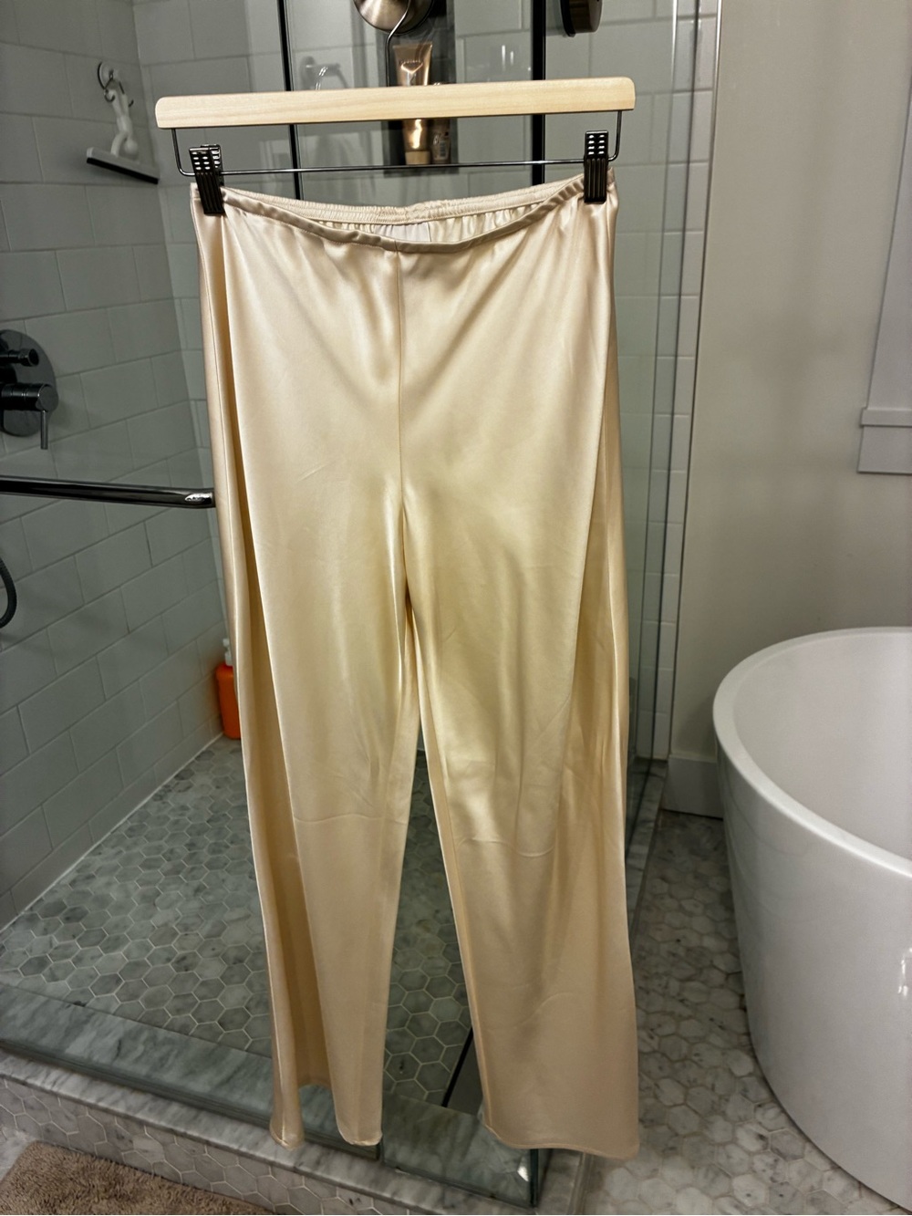 Reformation Gale Satin Mid Rise Bias Short Pant Ivory - Size SP